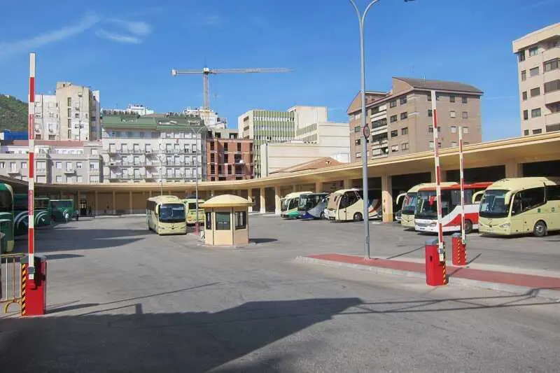 Desconvocada la huelga en el sector del transporte de viajeros por carretera tras alcanzar un preacuerdo