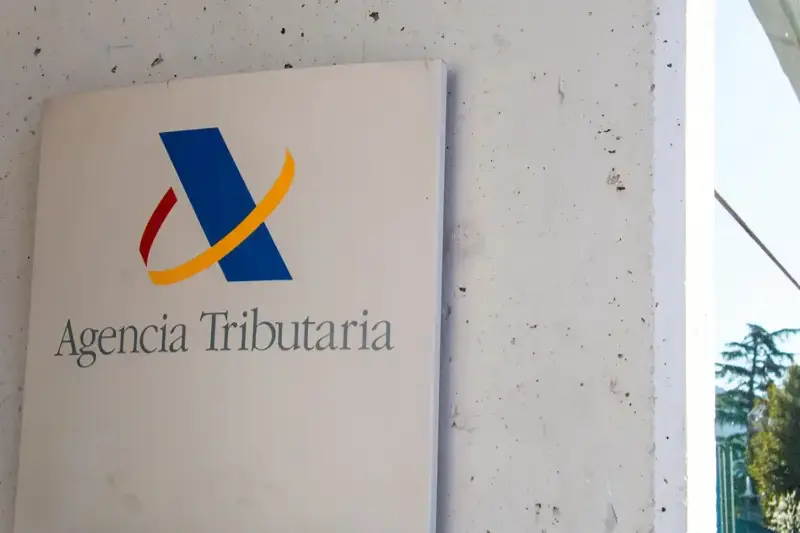 Relevo en la cúpula de la Agencia Tributaria: el PP vincula la salida de la directora al caso Zapatero