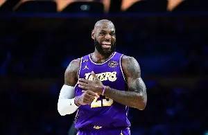 Shams Charania pushes back on recent LeBron James report