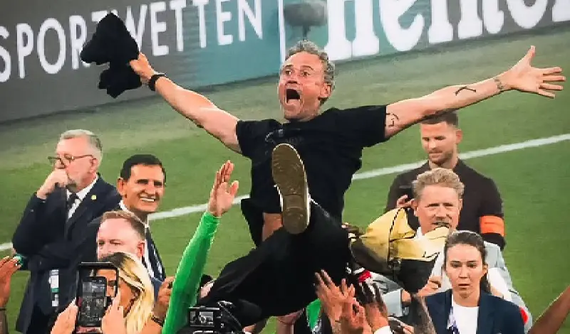 Luis Enrique convierte al PSG en una máquina imparable en Francia