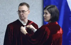 Cayetano gets more flak from alma mater, this time from its student council