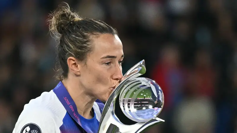 Lucy Bronze (147 partidos internacionales)