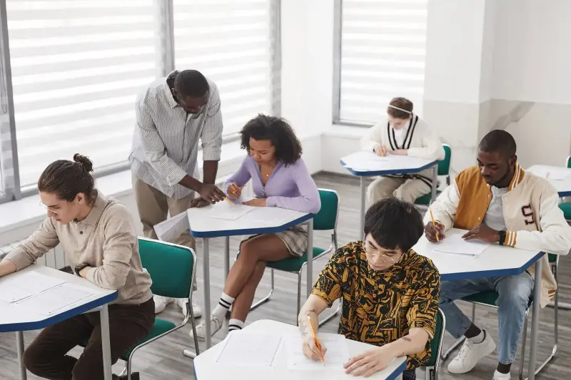 Belgische hogeschool Odisee vervangt bachelorproeven door praktijkgerichte projecten