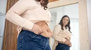 Does your belly look like jelly? Fitness coach explains why ‘male’ workouts don’t work for women and how to fix it