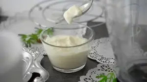 Tip of the day: Doctor suggests eating plain and unsweetened curd for better gut health