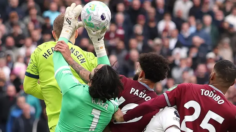 Así reaccionó Pep Guardiola, técnico del Manchester City, ante la polémica decisión del VAR que dio al Arsenal una victoria clave en la lucha por la Premier League