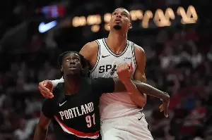 Spurs take 3-1 lead over Blazers