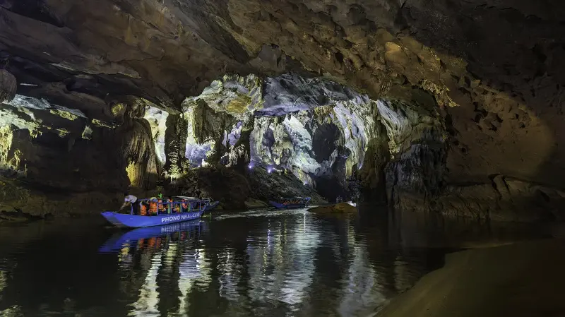 Tourists will experience a journey to explore Phong Nha Cave - one of Vietnam's most eco-friendly destinations in 2026.