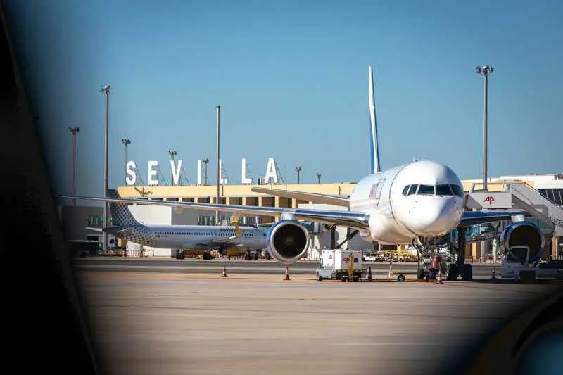 El Aeropuerto rozó en junio los 890.000 pasajeros tras crecer un 11,7 por ciento