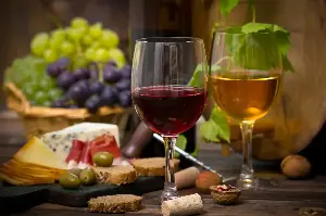 Make entertaining a breeze with these tips for the ultimate wine and cheese pairings