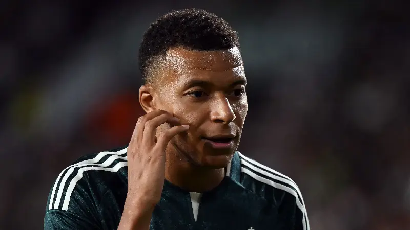 La inocencia de Mbappé en la acusación de «fuga»: se revela el enigma del fugaz viaje a París
