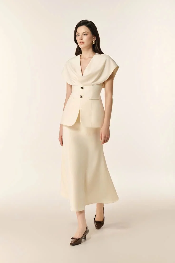 5 outfit styles that will help women score points at year-end parties - photo 5