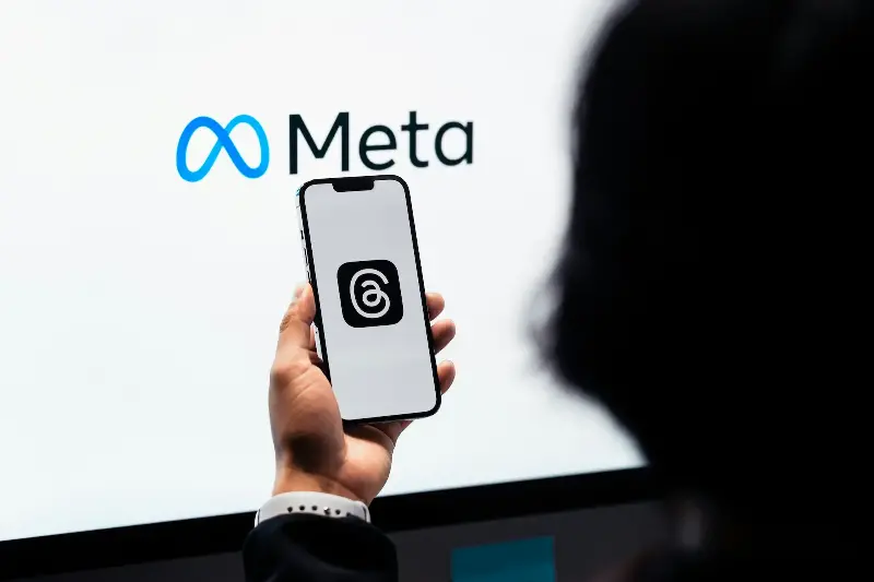 Meta houdt medewerkers in de gaten en dat mag niet in de EU
