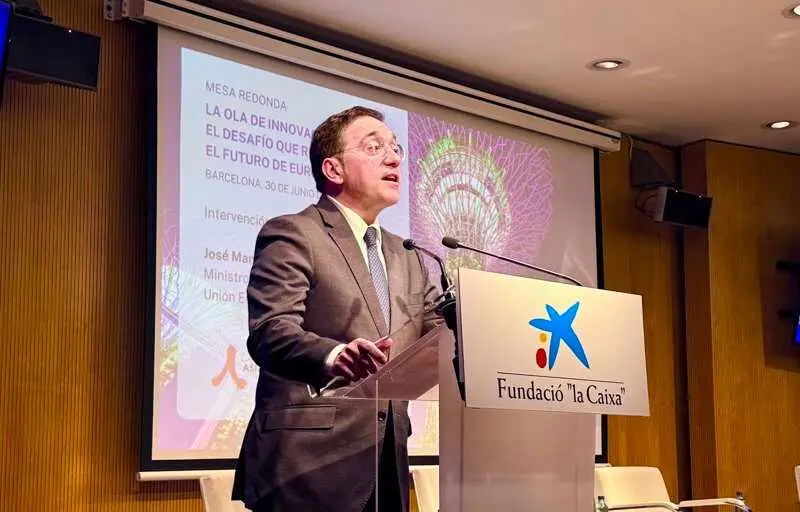 Albares aboga por acercase a Asia para "aprender, cooperar y buscar soluciones conjuntas"