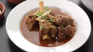 Want to cook nalli nihari at home? This mouth-watering recipe by chef Sanjeev Kapoor will only take 2 hours