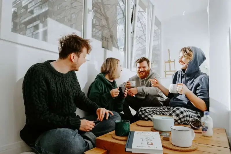 Cómo hacer amigos en la edad adulta: la ciencia detrás de los vínculos