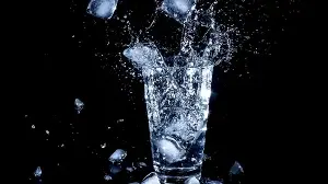 Can adding salt to water support hydration? Doctor explains when sodium can be beneficial: ‘May reduce risk of heat…’