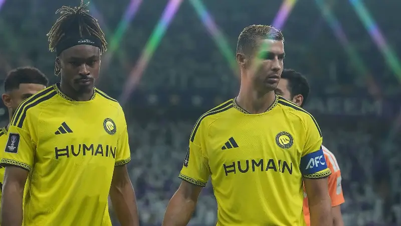Nueva alianza: Ronaldo, fuera de escena