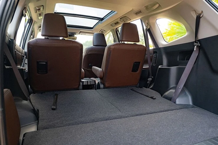 Business class seats on the Toyota Innova Cross Hybrid version.