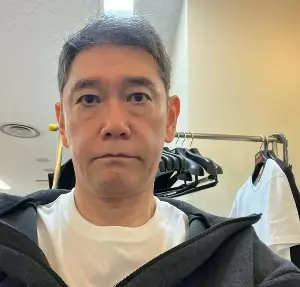 61歳のベテラン俳優・杉本哲太、離婚発表から約1か月で新恋人報道…リハーサル後の車にも女性の姿が