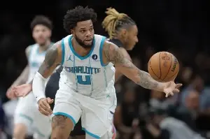 NBA: Hornets stay hot with runaway win over Suns