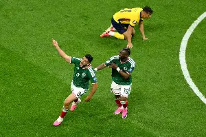 Mexico ends World Cup knockout round drought, defeats Ecuador to reach Round of 16