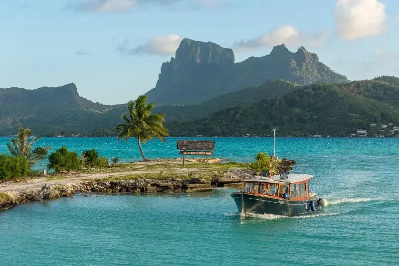 What's on the 12 most unusual airport runways in the world? - Photo 8. Có gì ở 12 đường băng sân bay kỳ lạ nhất thế giới?- Ảnh 8.
