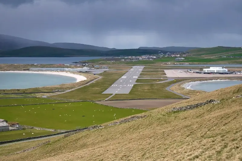 What's on the 12 most unusual airport runways in the world? - Photo 4. Có gì ở 12 đường băng sân bay kỳ lạ nhất thế giới?- Ảnh 4.
