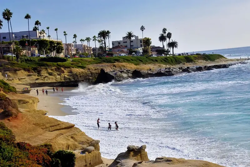 La Jolla Cove ist in Kalifornien ein beliebtes Ziel für Reisende, die etwas anderes suchen
                                    Jeffrey Eisen/Unsplash