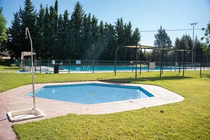Ocho de cada diez piscinas que hay en Andalucía están en viviendas, según el IECA