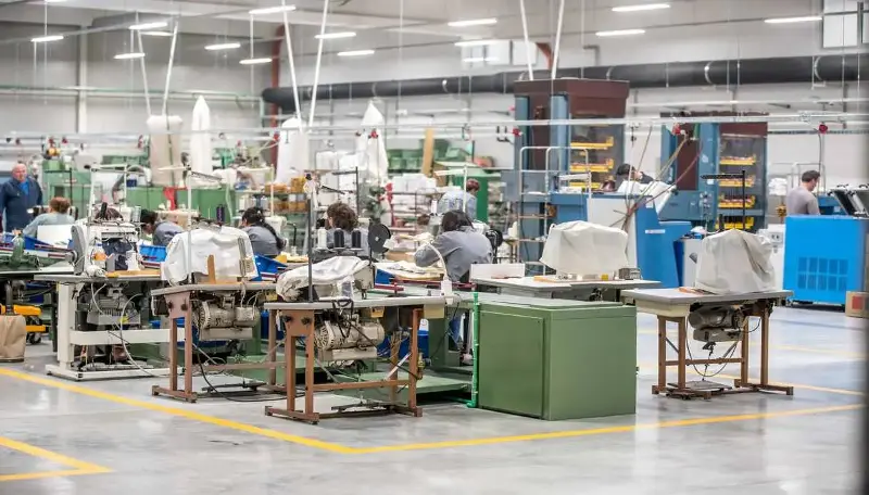 Industria, Italia -1% a giugno: peggio di Germania, Francia e Spagna mentre l’Eurozona è ferma