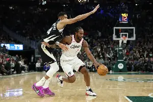 Kristian Winfield: Knicks stand pat at start of free agency as East shifts around NBA champs