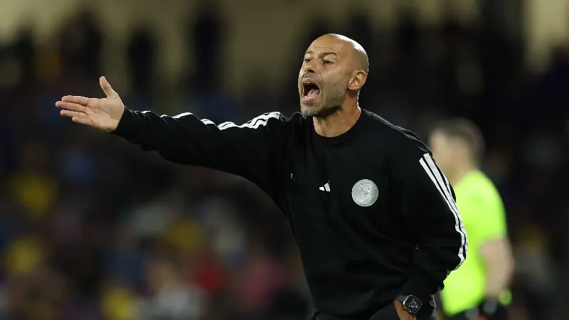 Sustitutos y entrenador