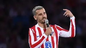 Antoine Griezmann pide perdón a la afición del Atlético de Madrid por el «error» de fichar por el Barcelona tras el último partido en casa