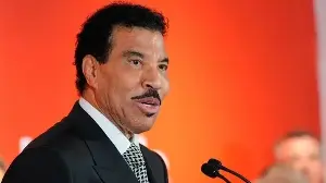 Lionel Richie breaks his silence on the frightening mid-concert medical emergency that landed him in the hospital
