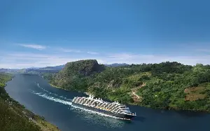 Zuiderdam: ‘The ship combines traditional nautical décor with a Venetian theme’