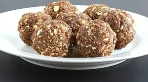 Flax Seeds Almond Laddoo For Weight Loss, Try This Wholesome Recipe For Healthy Snacking