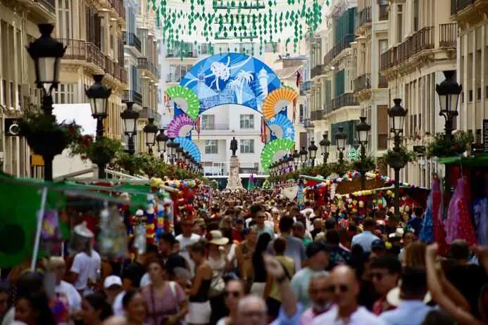 La capital alcanza en agosto la mayor estancia media del año, con 2,61 días, un 10% más que en 2025