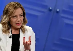 メローニ伊首相、教皇を非難したトランプ大統領に「容認できない」