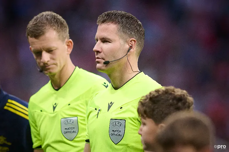 Scheidsrechter Danny Makkelie slaat nieuw pad in en krijgt hoofdrol in populair tv-programma