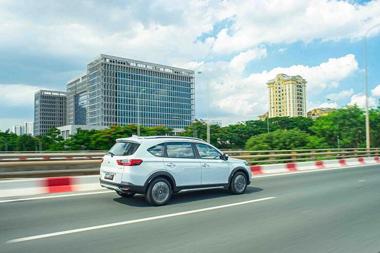 The 2026 Honda BR-V performs smoothly on the road.