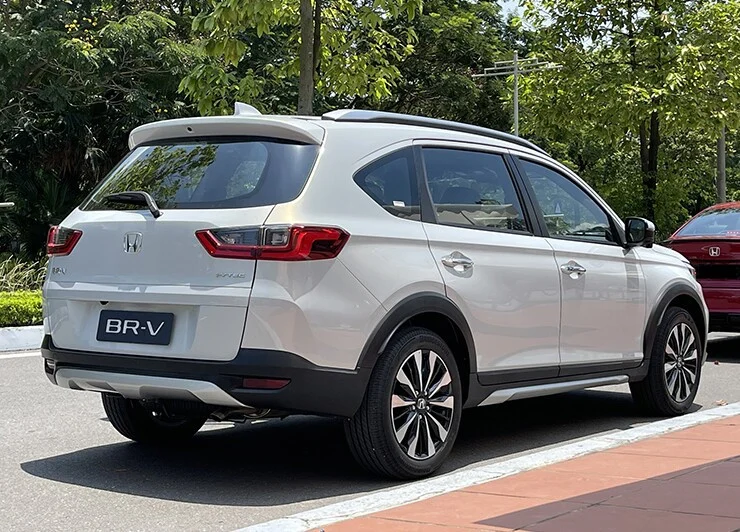 Rear view of the 2026 Honda BR-V.