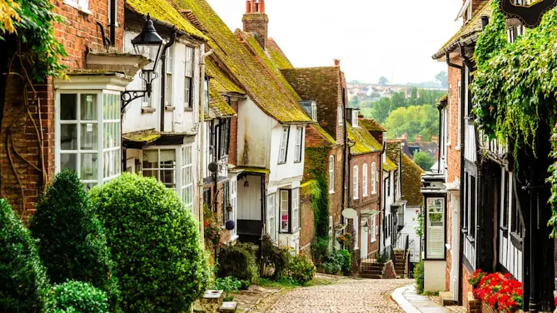 Cosy English cottages on cobblestone Mermaid Street in Rye, East Sussex, UK