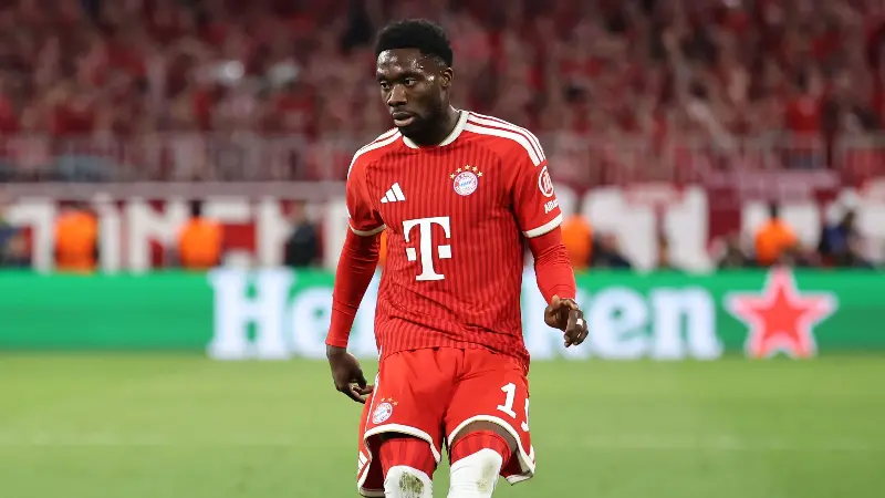 FC Bayern de Múnich, Noticias: Davies podría perderse el primer partido del Mundial