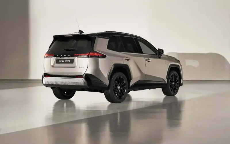 trasera Toyota RAV4 2025