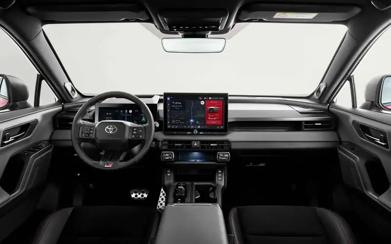 interior Toyota RAV4 2025