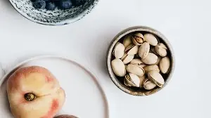 Nutritionist shares 3 things she would never allow; explains why starting the day with fruits is a bad choice