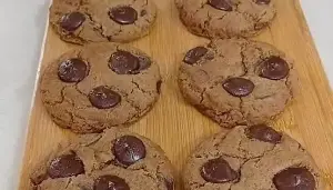 Chef bares secret to crispy, chewy 100-gram Chocolate Chip Cookie