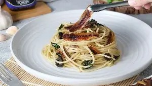 Easy go-to pasta recipe: Aglio Olio with Crispy Tuna Flakes