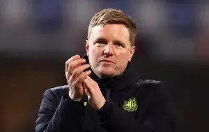 Newcastle are considering sacking manager Howe.